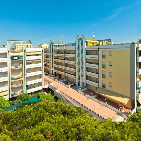 Cristoforo Colombo Апартаменти Каорле